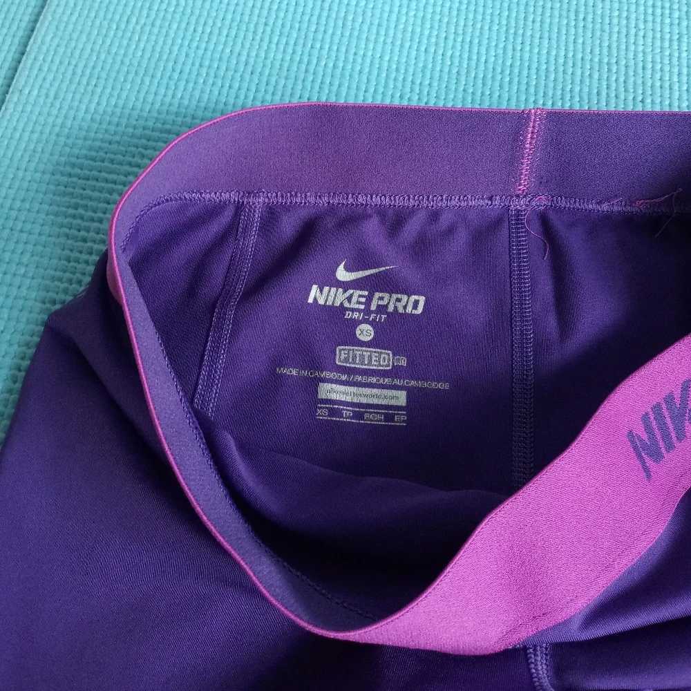 Nike PRO DRI-FIT Sport Capri leggings Size XS